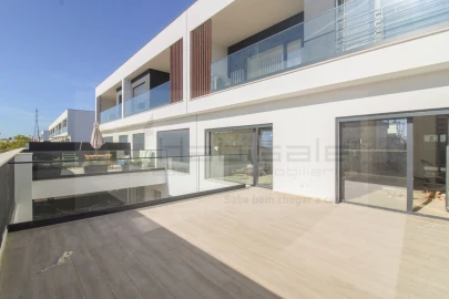 Moradia T4 para Venda em Caparica e Trafaria