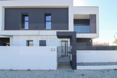 Moradia T4 para Venda em Caparica e Trafaria