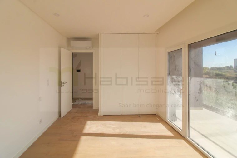 Moradia T4 para Venda em Caparica e Trafaria Foto 9