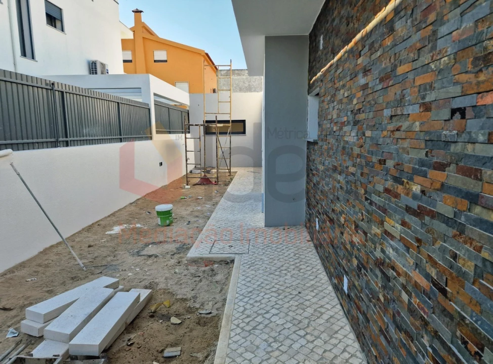 Moradia T3 para Venda em Fernao Ferro Foto 5