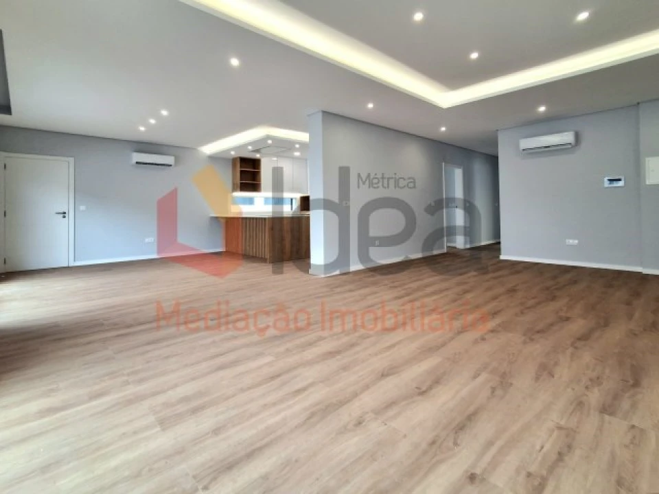 Moradia T3 para Venda em Fernao Ferro Foto 12
