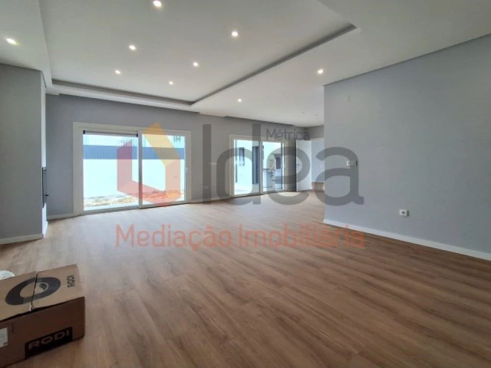 Moradia T3 para Venda em Fernao Ferro Foto 17