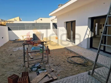 Moradia T3 para Venda em Fernao Ferro