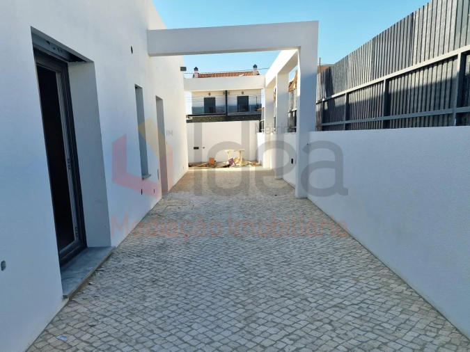 Moradia T3 para Venda em Fernao Ferro Foto 3