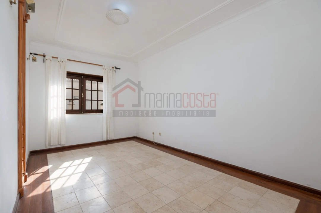 Moradia T5 para Venda em Peniche Foto 11