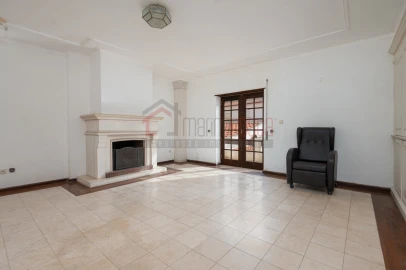 Moradia T5 para Venda em Peniche