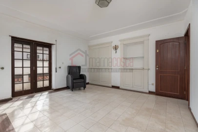 Moradia T5 para Venda em Peniche