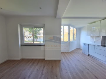 Apartamento T3 para Venda em Venteira