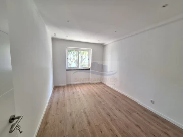 Apartamento T3 para Venda em Venteira