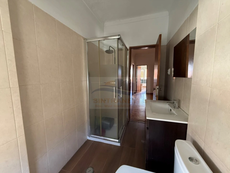 Apartamento T2 para Venda em Falagueira-Venda Nova Foto 19