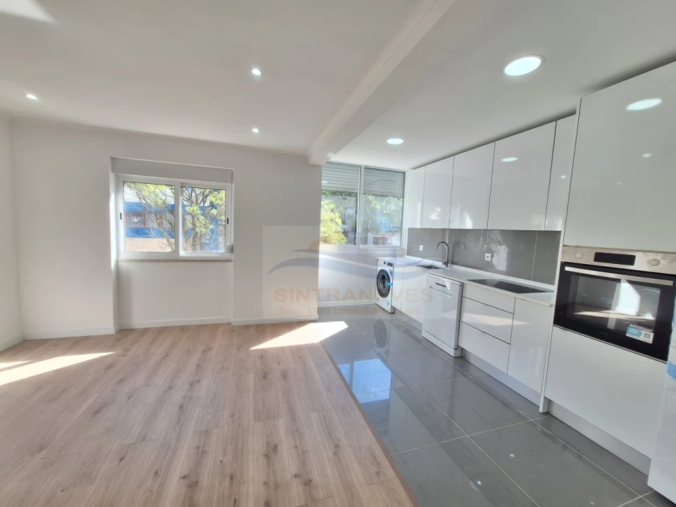 Apartamento T2 para Venda em Venteira Foto 5
