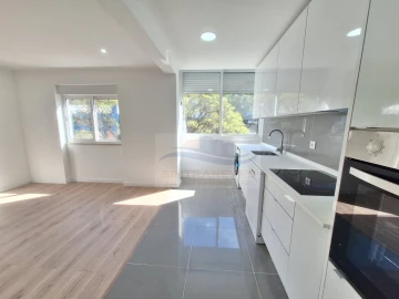 Apartamento T2 para Venda em Venteira