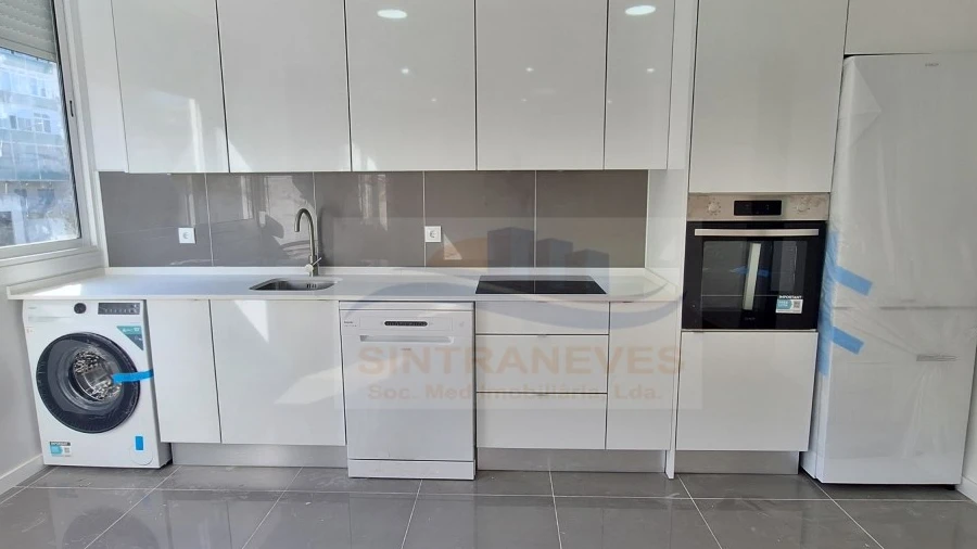 Apartamento T2 para Venda em Venteira