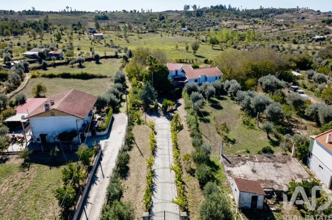 Quinta T4 para Venda em Senhorim Foto 4