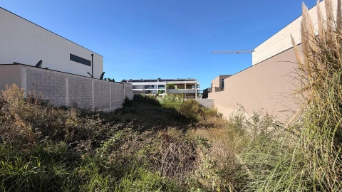 Terreno para Venda em Póvoa de Varzim, Beiriz e Argivai
