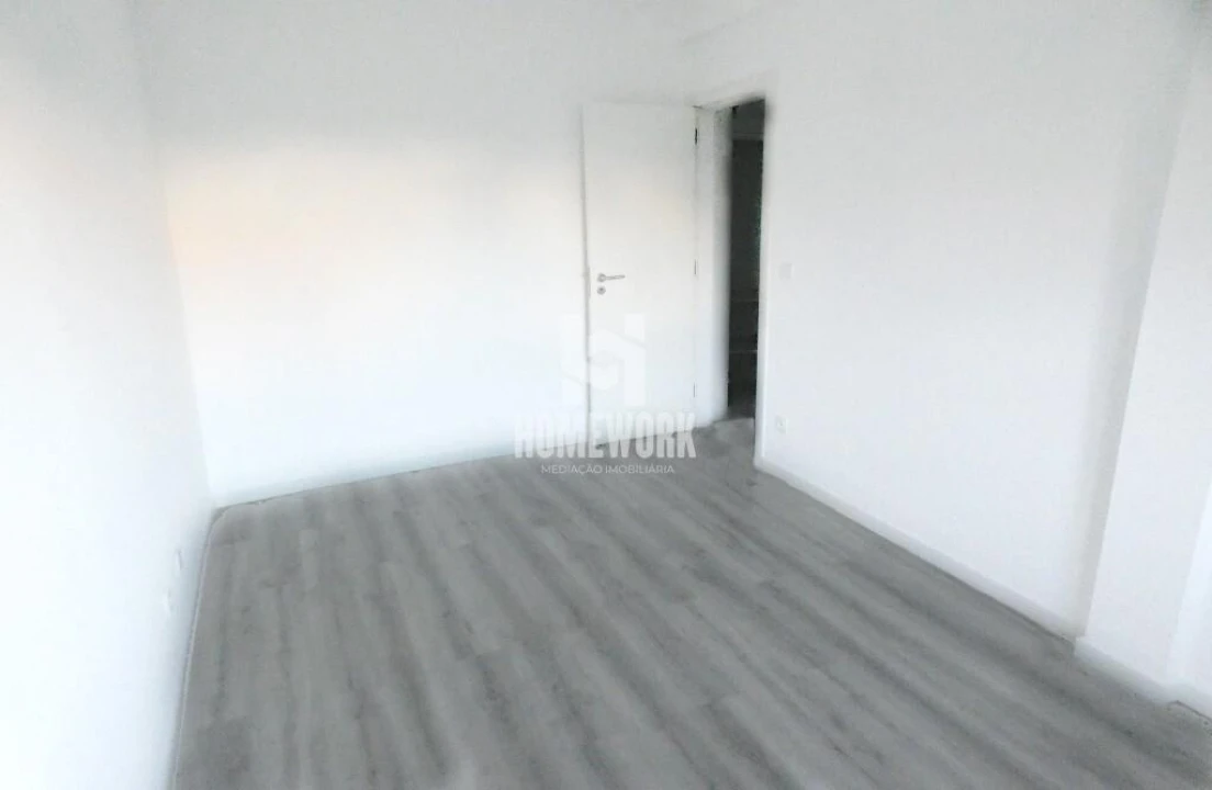 Apartamento T3 para Venda em Quinta do Conde Foto 8