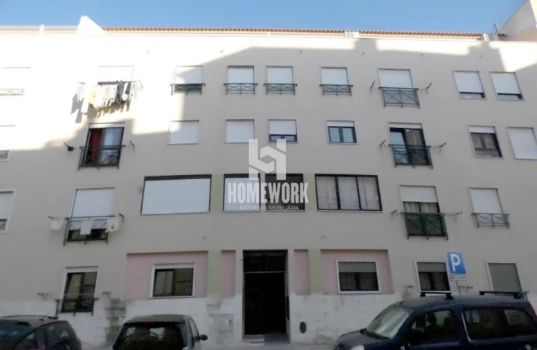 Apartamento T3 para Venda em Quinta do Conde Foto 16