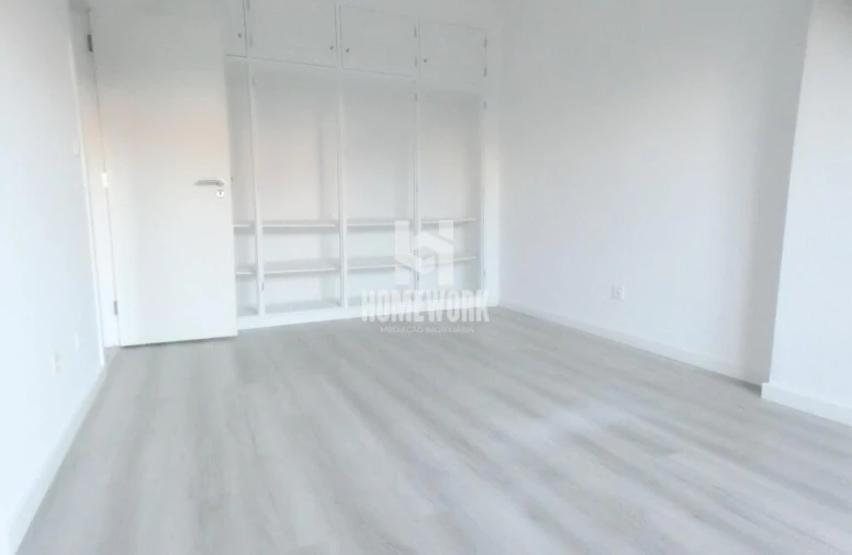 Apartamento T3 para Venda em Quinta do Conde Foto 4