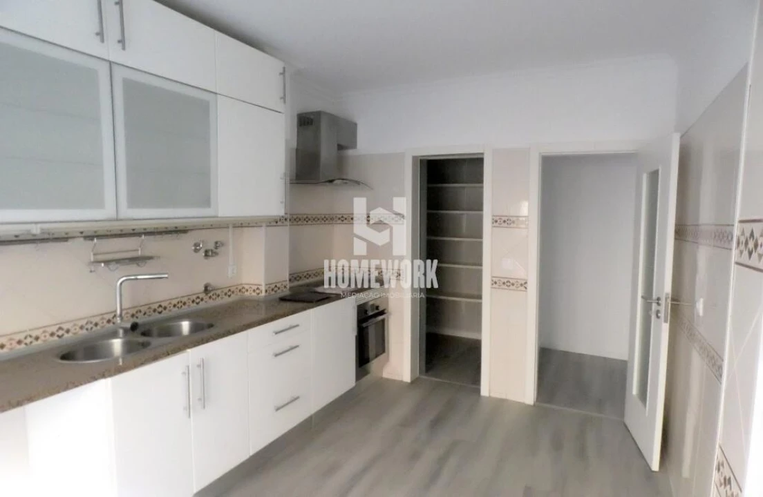 Apartamento T3 para Venda em Quinta do Conde Foto 1