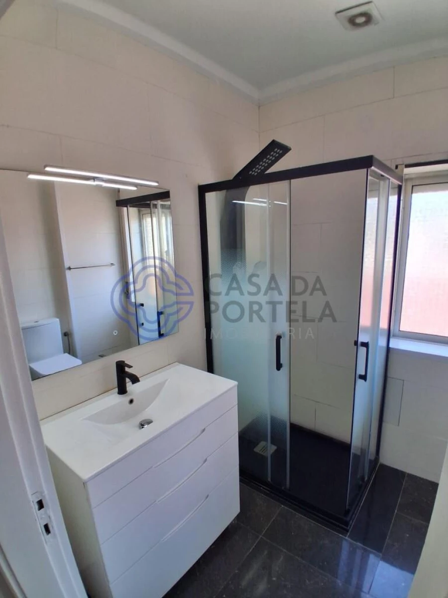 Apartamento T3 para Venda em Fânzeres e São Pedro da Cova Foto 3