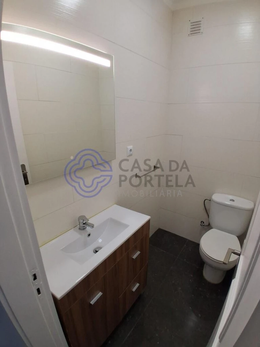 Apartamento T3 para Venda em Fânzeres e São Pedro da Cova Foto 17