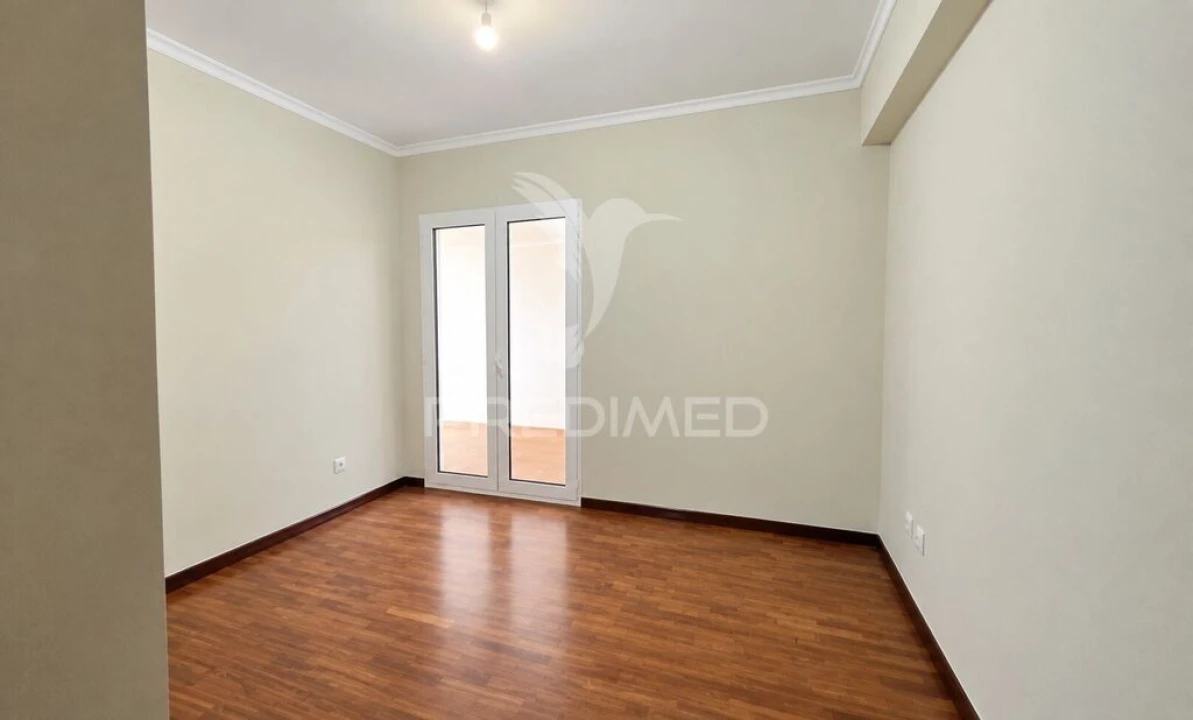 Apartamento T2 para Venda em Caniço Foto 19