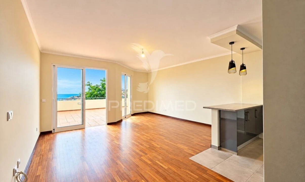 Apartamento T2 para Venda em Caniço Foto 6