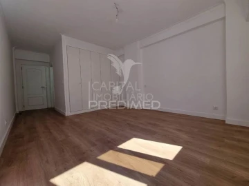 Apartamento T3 para Venda em São Domingos de Benfica