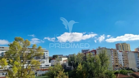Apartamento T3 para Venda em São Domingos de Benfica