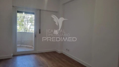 Apartamento T3 para Venda em São Domingos de Benfica