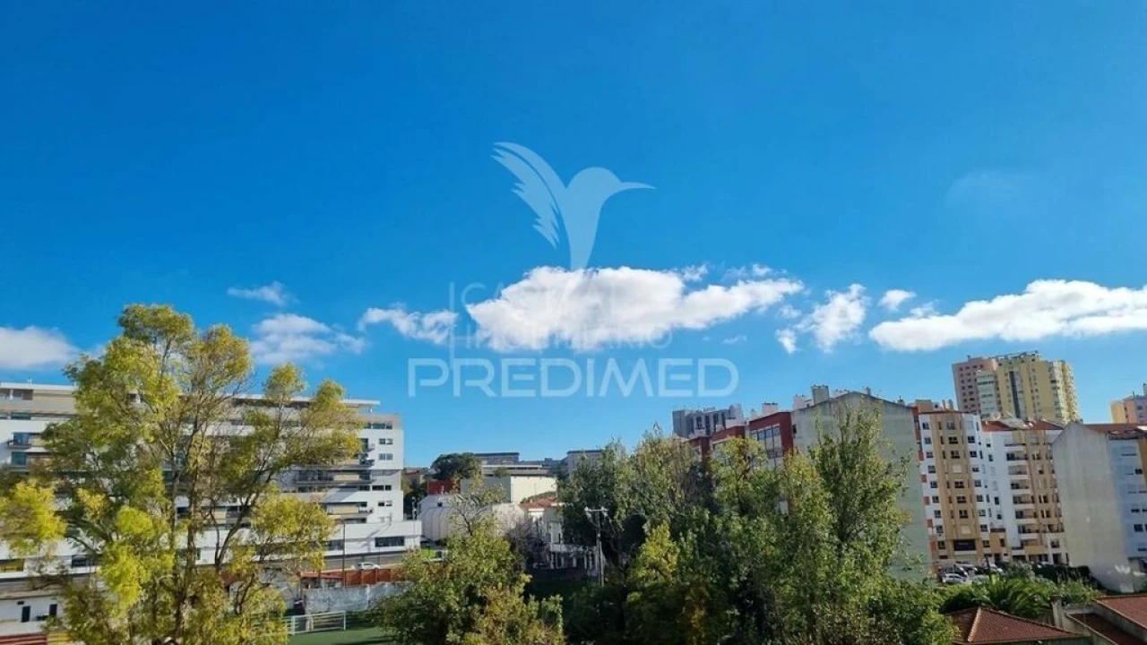 Apartamento T3 para Venda em São Domingos de Benfica Foto 18