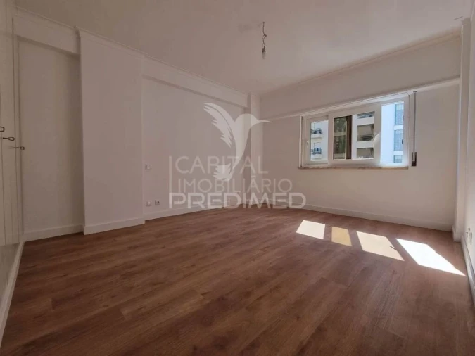 Apartamento T3 para Venda em São Domingos de Benfica Foto 8
