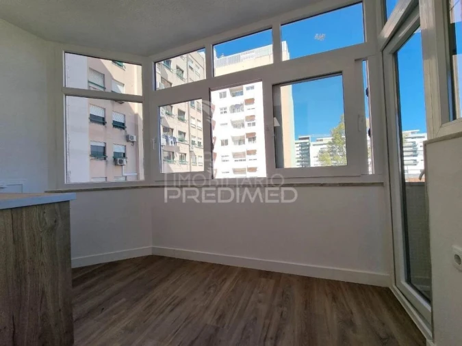 Apartamento T3 para Venda em São Domingos de Benfica Foto 6