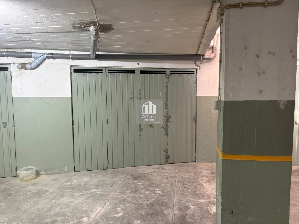 Garagem para Venda em Costa da Caparica Foto 3