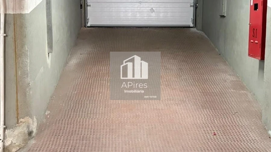 Garagem para Venda em Costa da Caparica