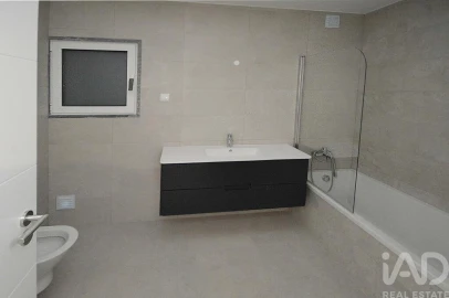Moradia T3 para Venda em Fernao Ferro