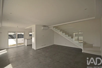 Moradia T3 para Venda em Fernao Ferro