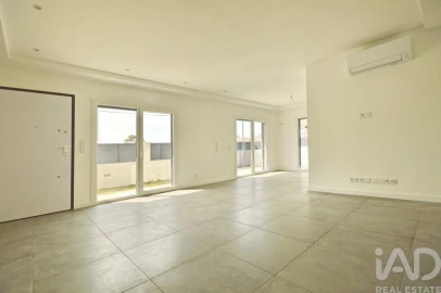 Moradia T3 para Venda em Fernao Ferro