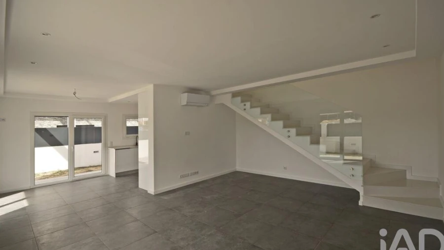 Moradia T3 para Venda em Fernao Ferro
