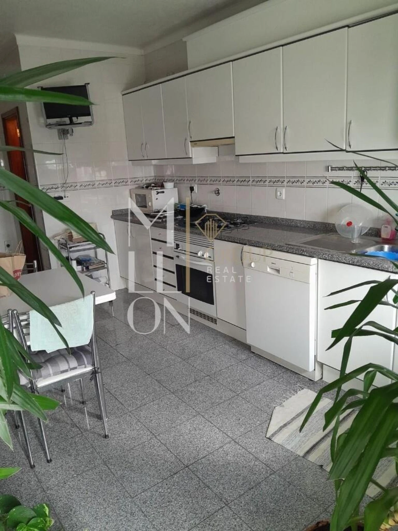 Apartamento T3 para Venda em Avelãs de Ambom e Rocamondo Foto 2