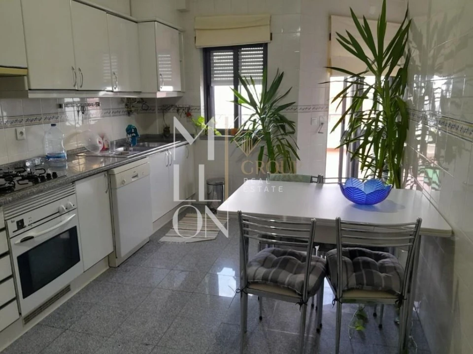 Apartamento T3 para Venda em Avelãs de Ambom e Rocamondo Foto 1