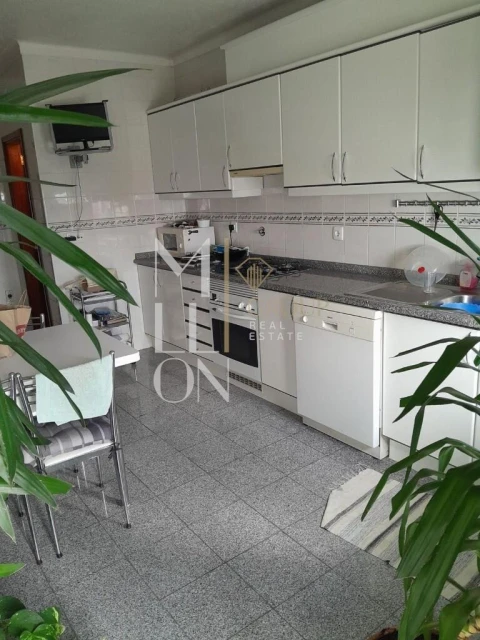 Apartamento T3 para Venda em Avelãs de Ambom e Rocamondo