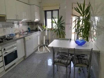 Apartamento T3 para Venda em Avelãs de Ambom e Rocamondo