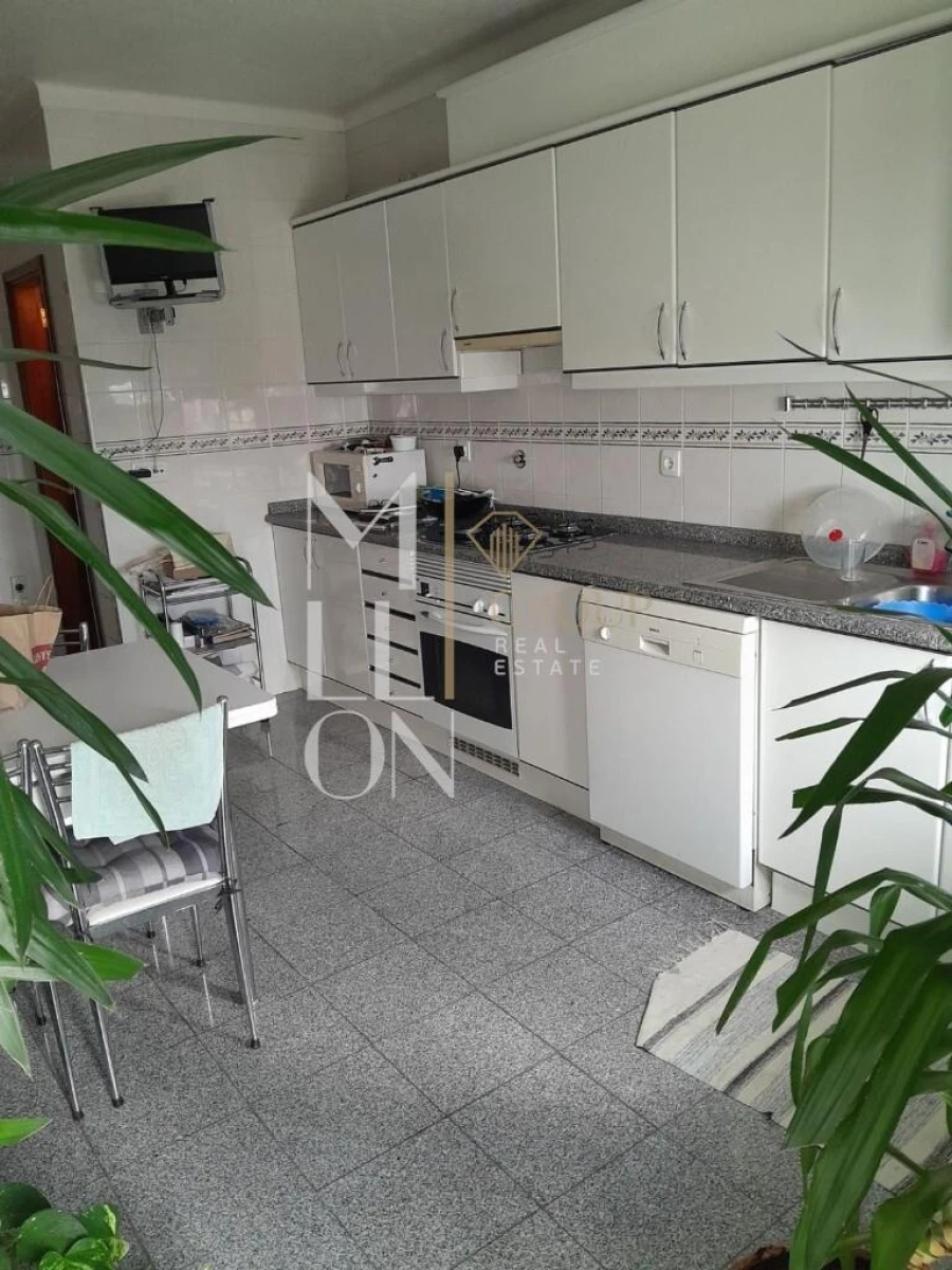 Apartamento T3 para Venda em Avelãs de Ambom e Rocamondo Foto 2