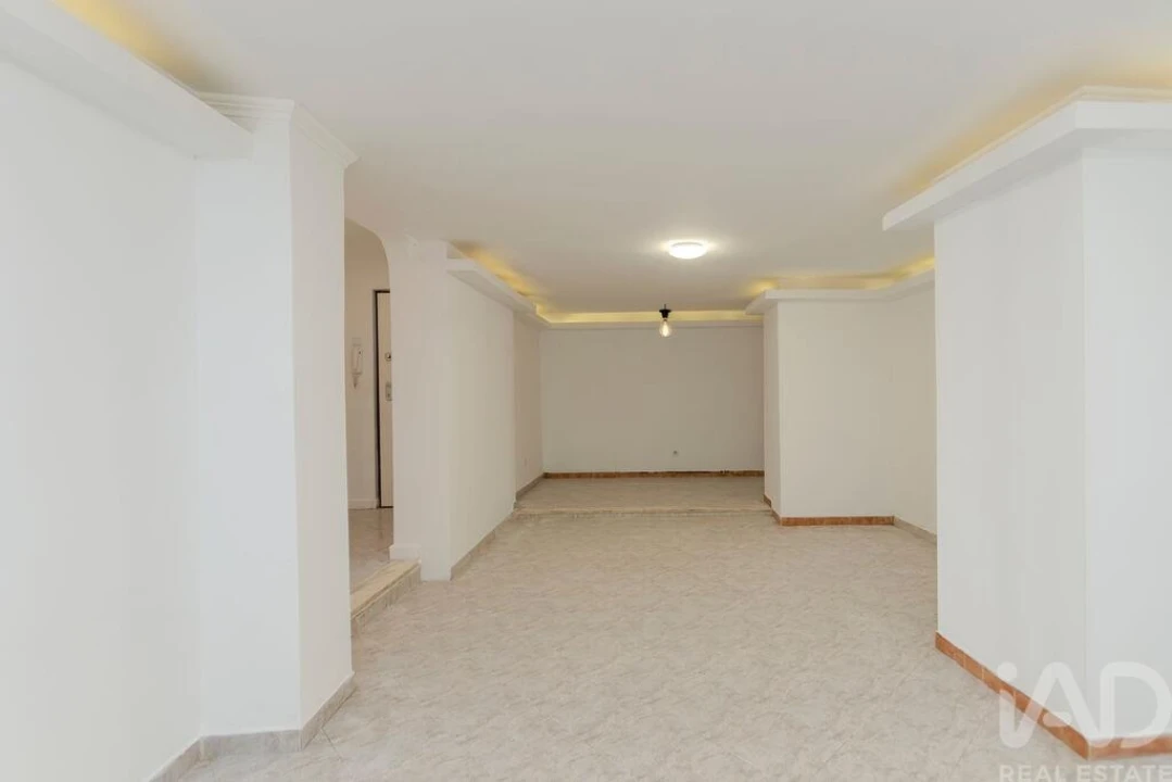 Apartamento T2 para Venda em Penha de França Foto 9