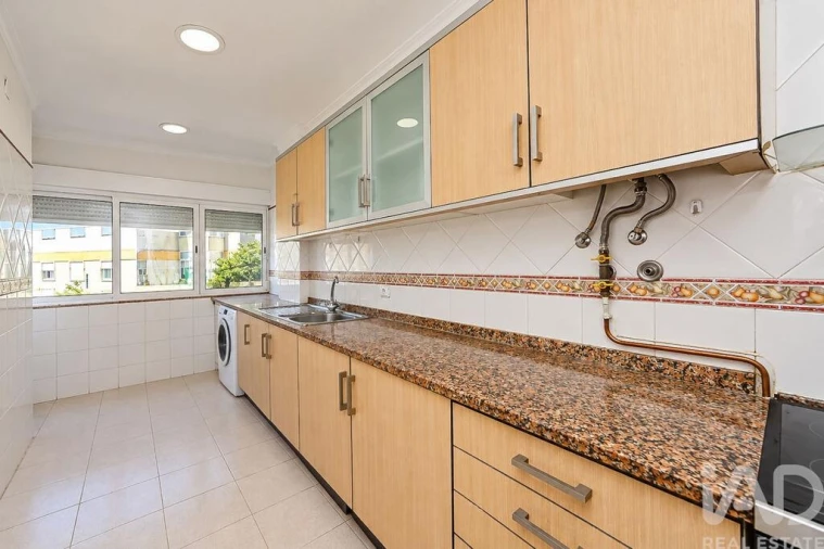 Apartamento T2 para Venda em Penha de França Foto 3