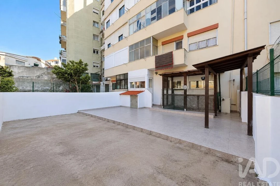 Apartamento T2 para Venda em Penha de França Foto 1