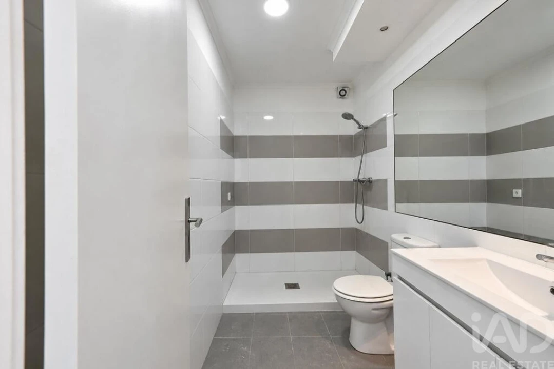 Apartamento T2 para Venda em Penha de França Foto 7