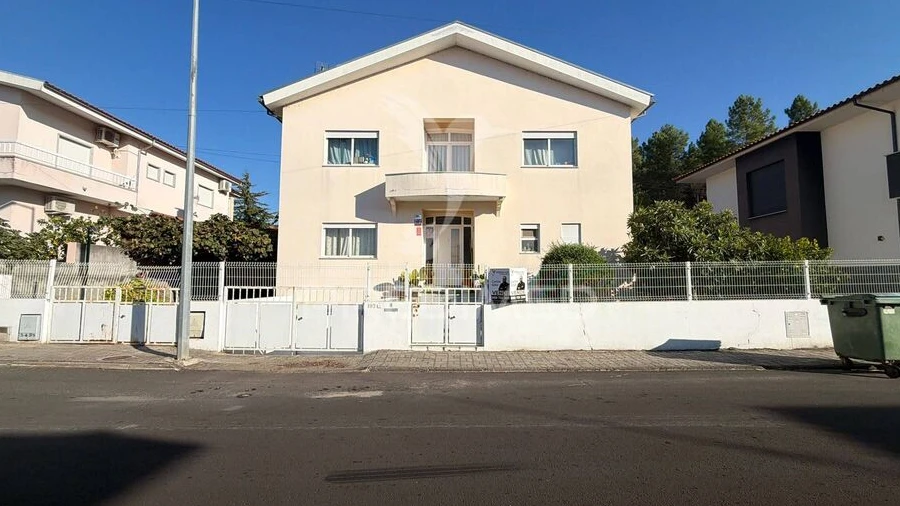 Moradia T4 para Venda em Mirandela