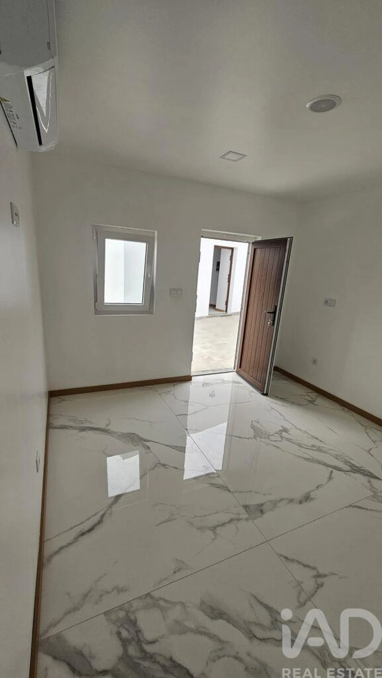 Moradia T2 para Venda em Salir Foto 11